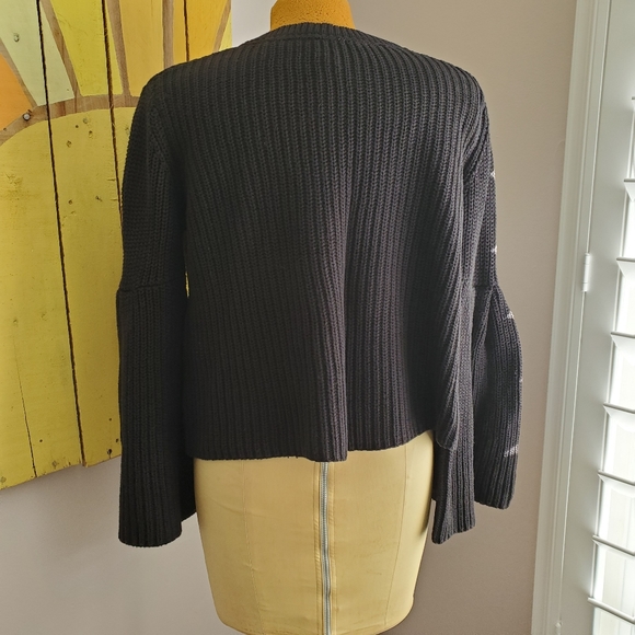 Free People Black Bell Sleeve Cropped Cotton Sweater Size Medium - Picture 4 of 8